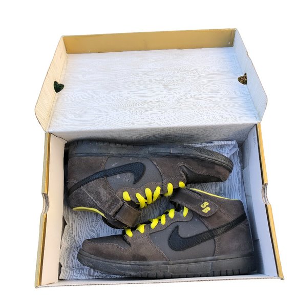 Nike SB Dunk Mid Batman - Picture 1 of 8